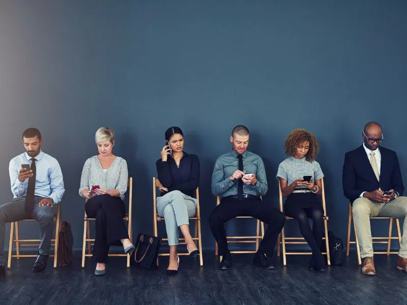 קריירה חדשה אחרי טראומה גופנית: מדריך להסבה מקצועית